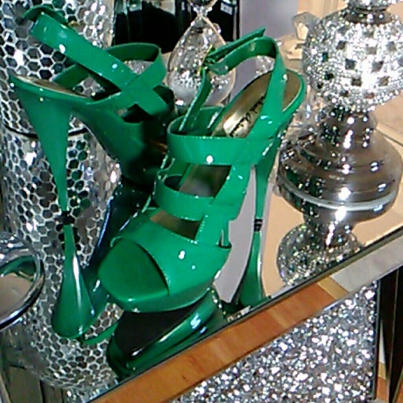 Heels - Picture 2 of 7